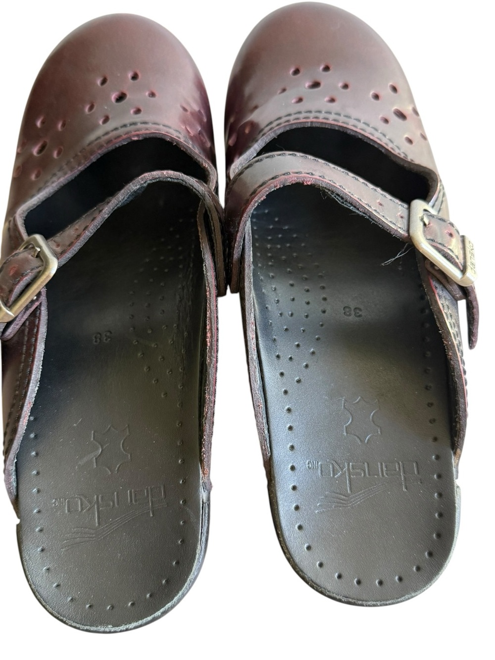 Dansko Merrie Burgundy Leather Mary Jane Clogs Buckle Strap Perforated 38 Scandi - Picture 10 of 11